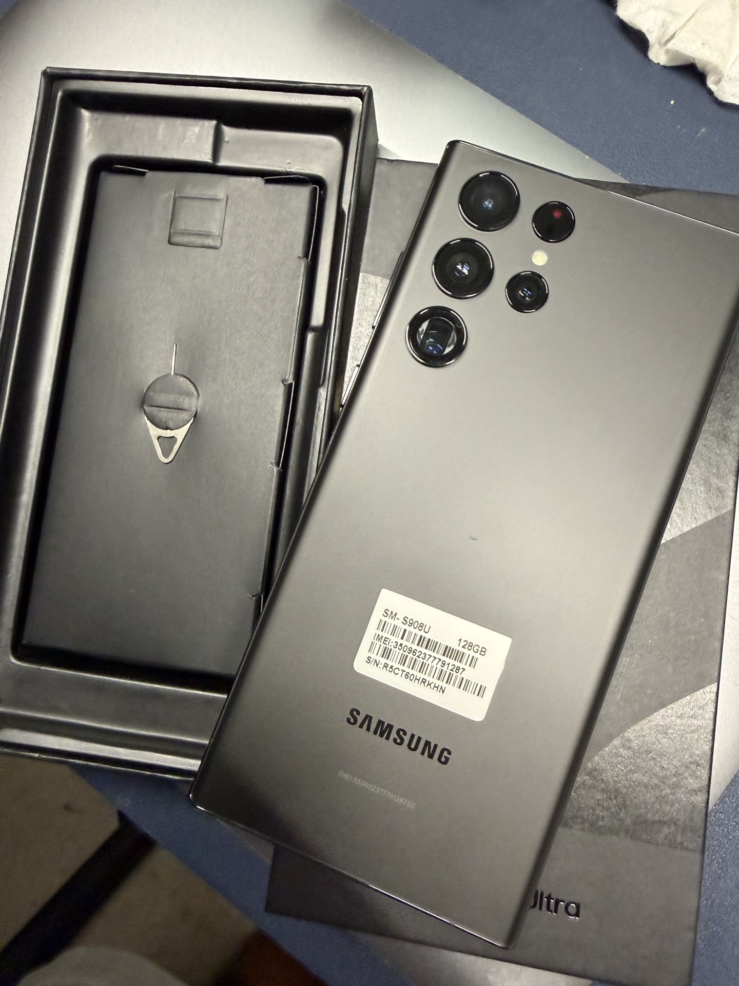 Samsung Galaxy S22 Ultra 128GB Unlocked Any Carrier