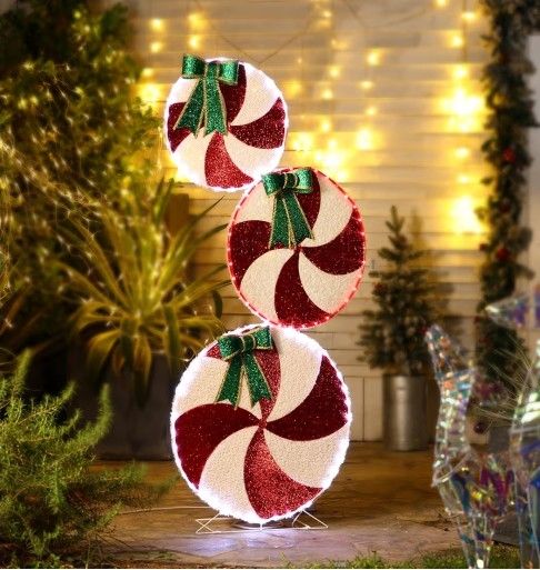 LUXENHOME 5.5FT CHRISTMAS PEPPERMINT CANDY LED LIGHTED