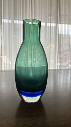 Vintage-Style Emerald & Cobalt Art Glass Vase – 10”