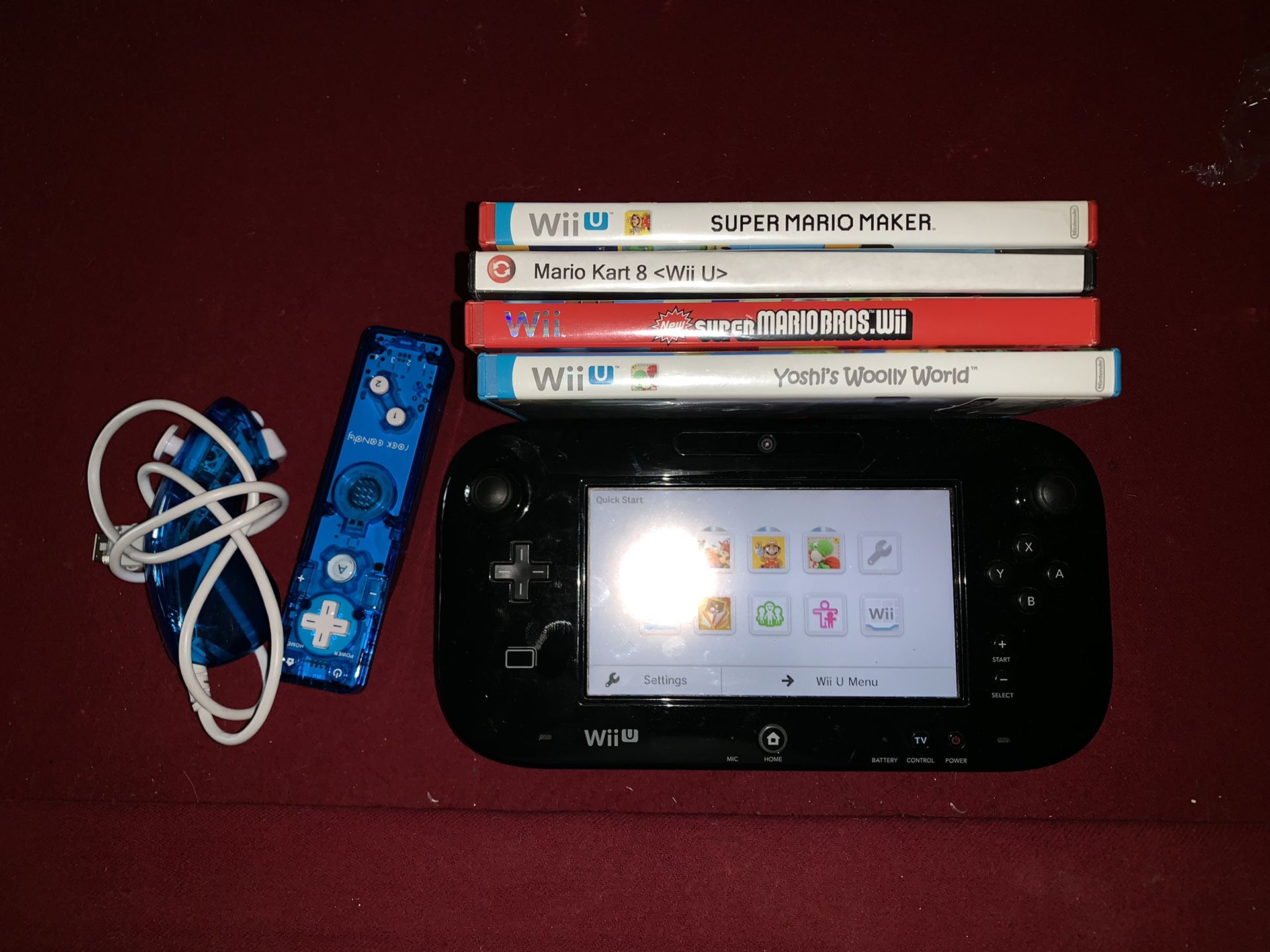 Nintendo Wii U Console, gamepad, nunchuck & 4 games