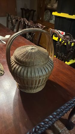 Vintage Wicker Bomboo  Rotten Lidded Wedding Basket With Handle  Hand Woven Boho