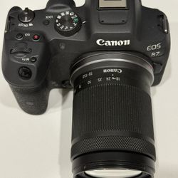 Canon R7 with RF-s18-150mm Lens