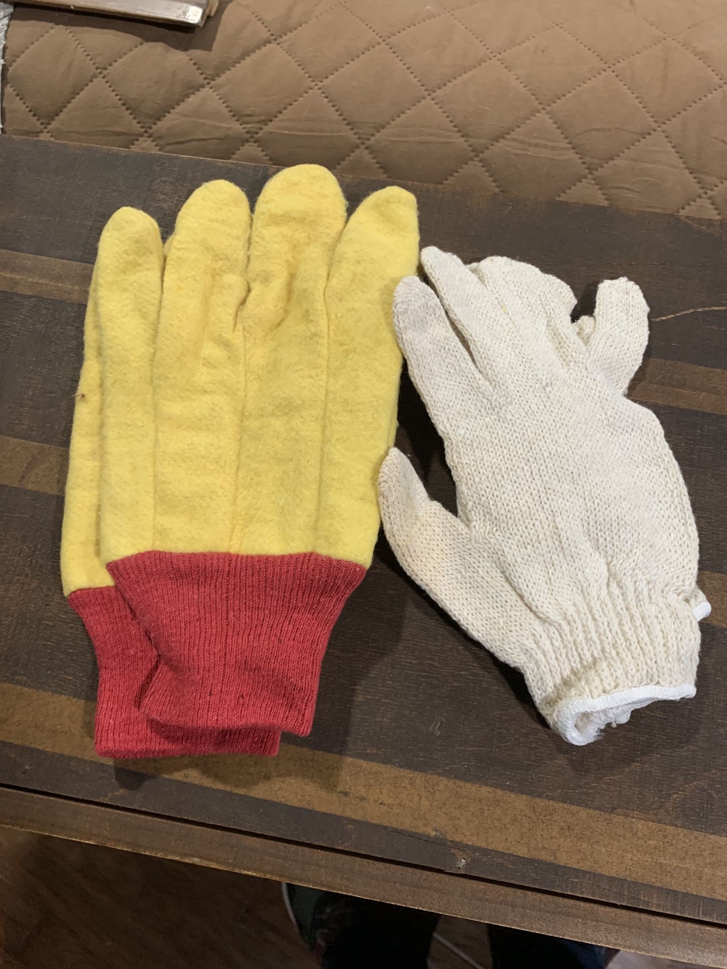 2 Pairs of Gloves