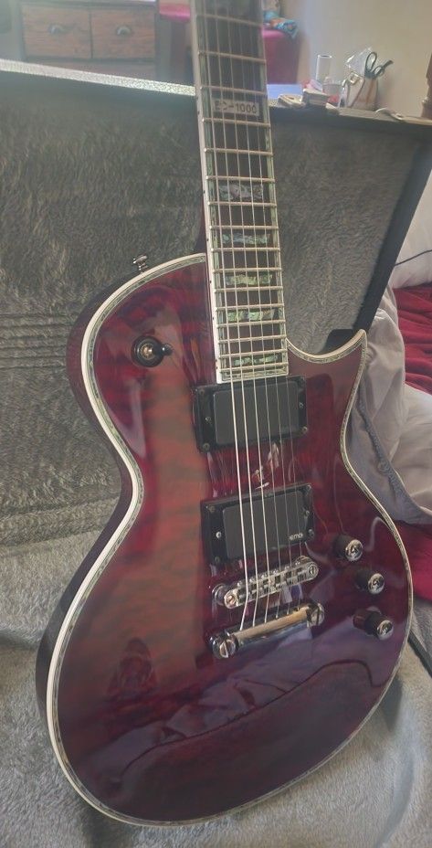 Electric Guitar With Case 
