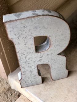 Home accents Rustic R