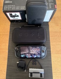 Lenovo Legion Go 2 OLED Ryzen Z2 Extreme 32GB (2TB  Model) - Gaming Handheld