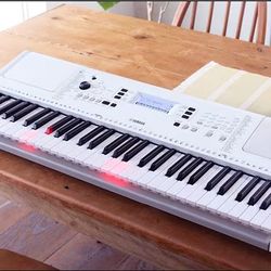 Yamaha Piano EZ-300