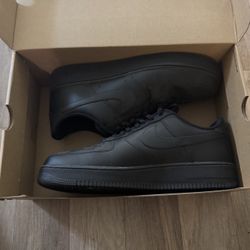 Nike Air Force 1 Triple Black