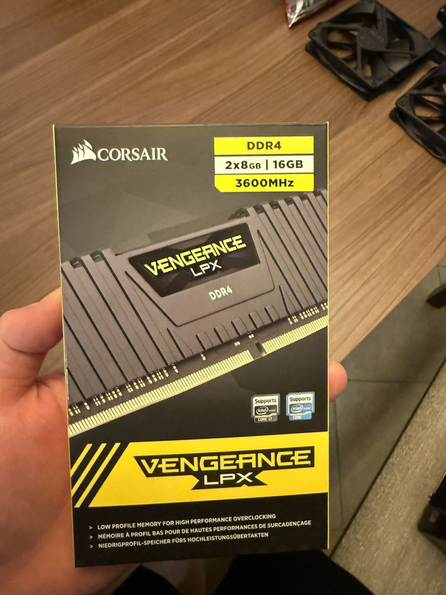 Corsair Vengeance LPX DDR4 16GB (2×8GB) – Great Condition