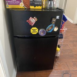 Mini Fridge 