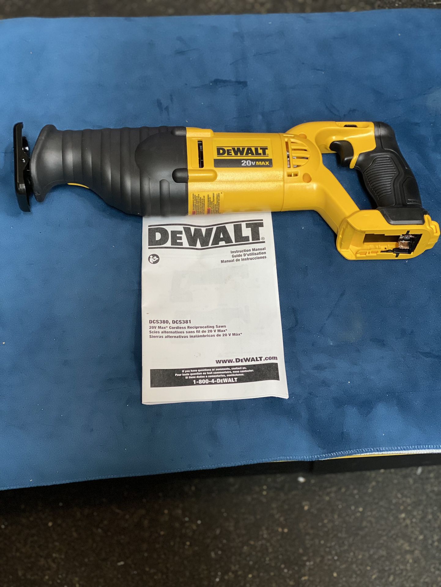DeWalt Cordless Full Size 20Volt Reciprocating  Saw ( Sawsall )