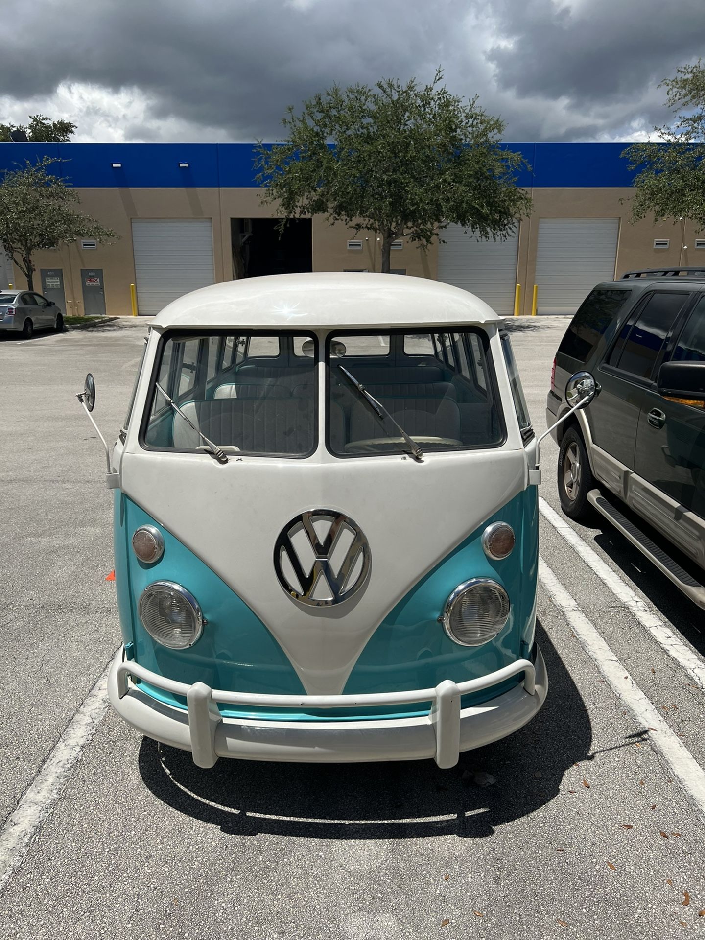 Volkswagen Bus Kombi