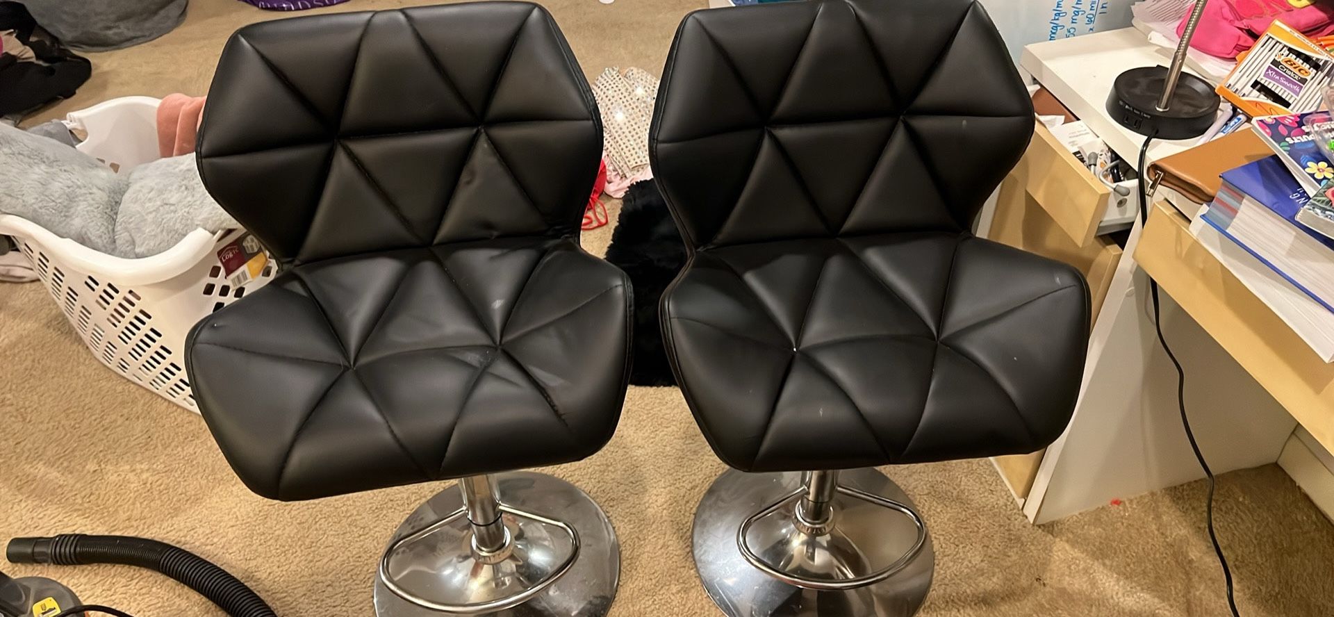 2 Bar stools 