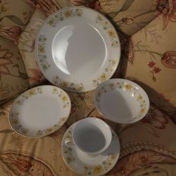 Yellow Flowers 60 Piece China Set