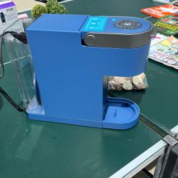 KEURIG COFFEE MACHINE