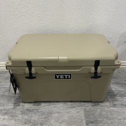 New Yeti Tundra 45 Tan Hard Cooler