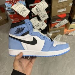Air Jordan 1 Retro High OG“University Blue”