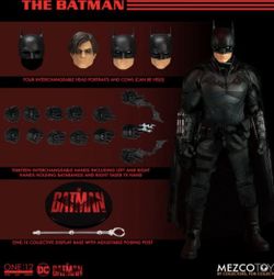 Mezco Toyz ONE:12 Collective -DC Comics: The Batman Action Figure Open Box