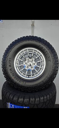 17" FUEL rims w/ 35" Tires