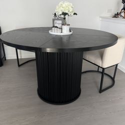 Black Circular Table