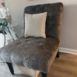 Accent Chairs