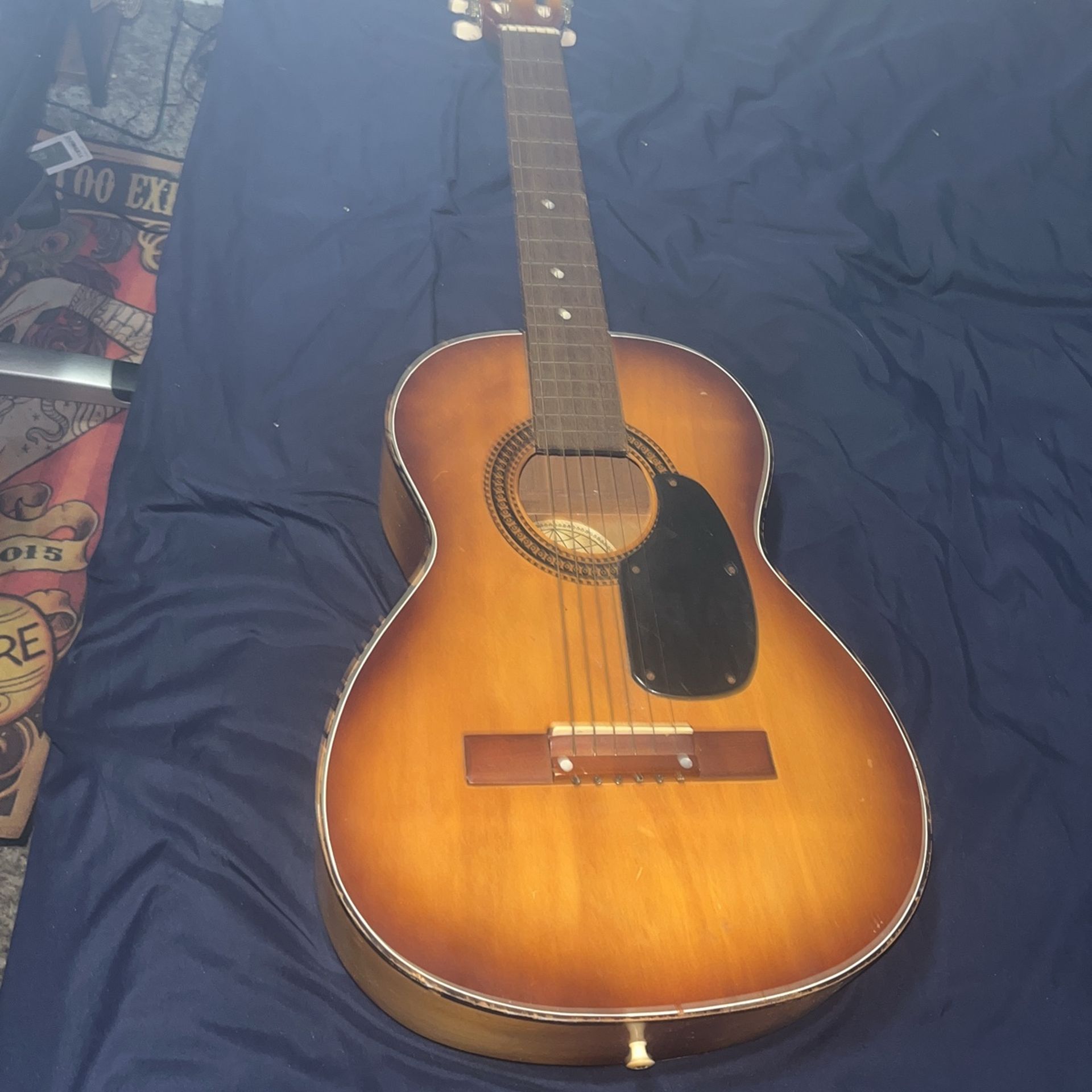 Global Acoustic Guitar