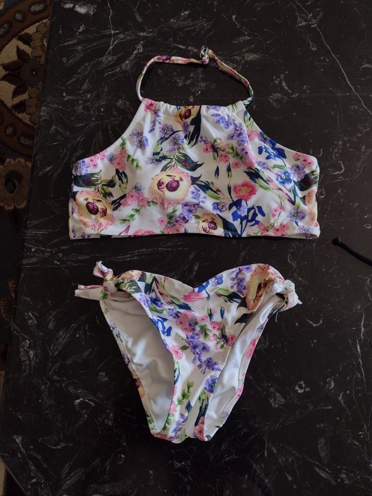 Bathing Suit With Halter Top Padded Breast