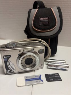 Sony DSC-W5 Cyber-shot 5.1MP 3x Optical Zoom Digital Camera Bundle Tested"
