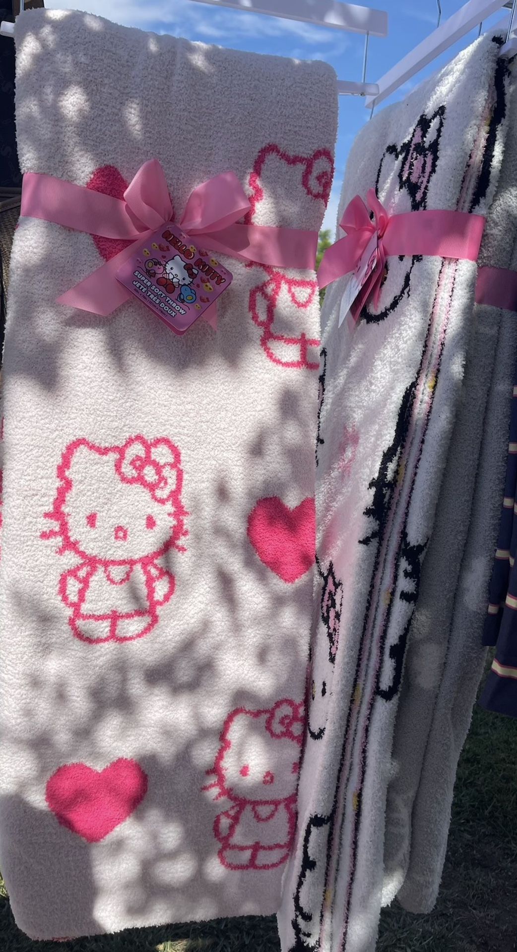Hello kitty Valentines Blanket