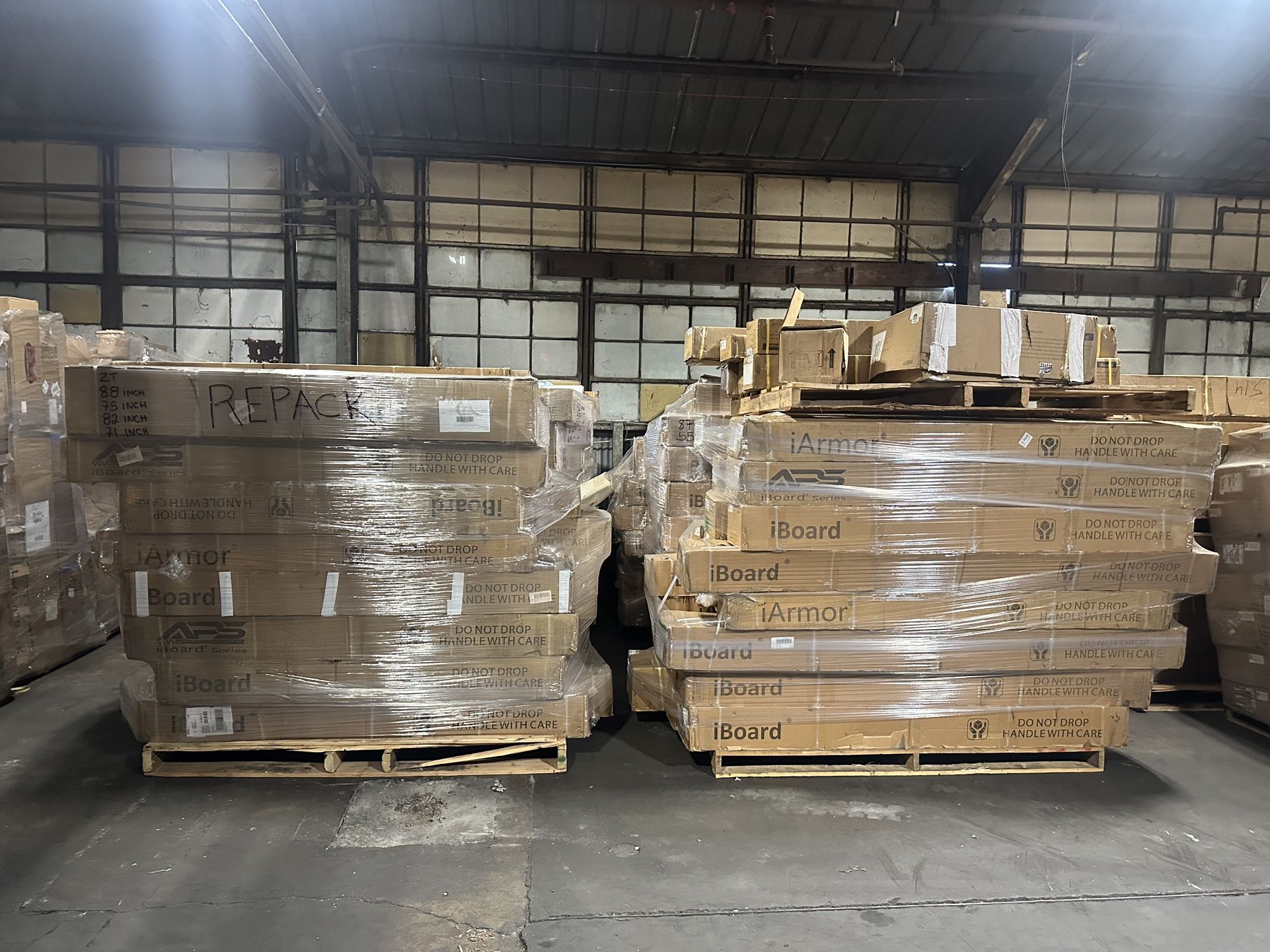 Truck Side Steps Pallets