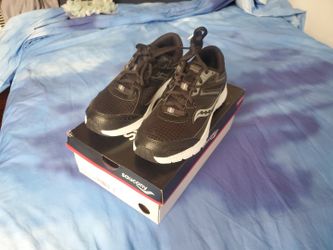 Boys sneakers - Saucony S-Cohesion - Black - Size 3.5 - New in Box