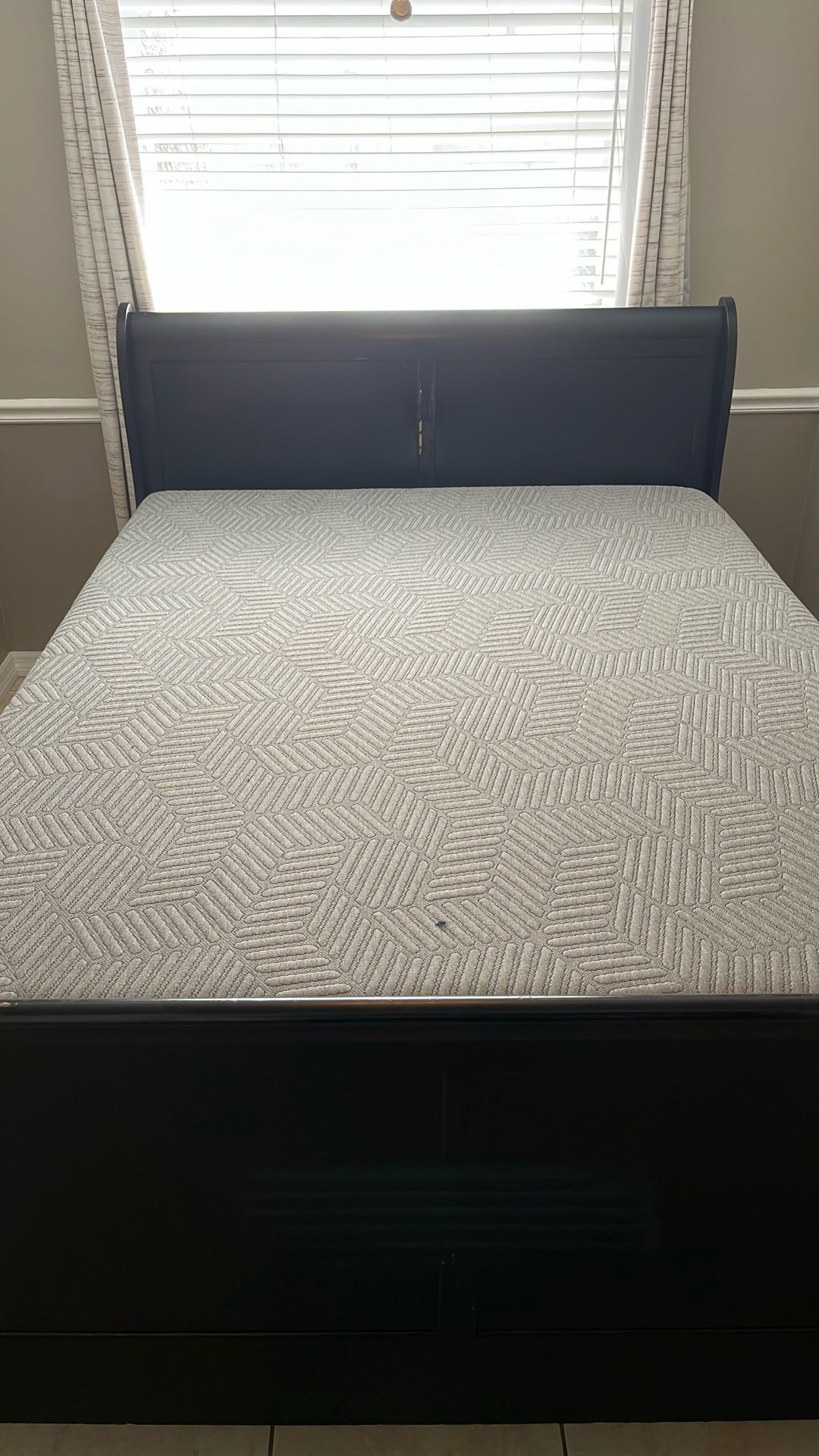 Free Queen Bed Frame And Memory Foam Mattress