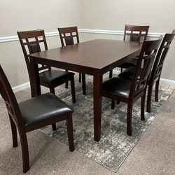 BRAND NEW 7-PIECE DININGROOM SET!