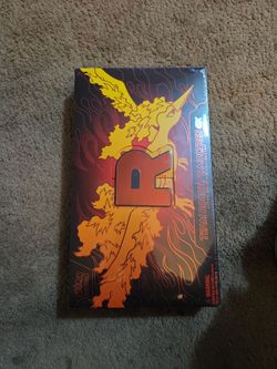 Team rocket moltres ultra premium collection