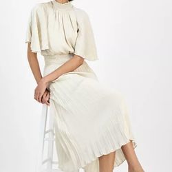 Julia  Jordan  Women's Pleated Smocked Dress