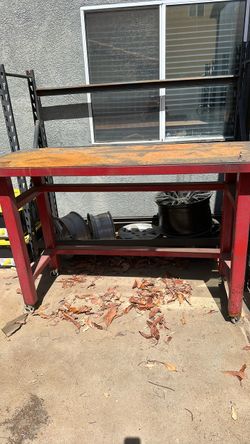 Metal work bench
