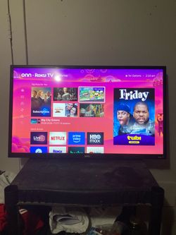 Onn Smart Tv 32 Inch Comes With Wall Mounted installed with the Tv Already with Remote