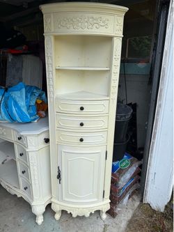 Victorian Corner Hutch