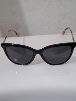 Burberry Cat-Eye Sunglasses Black Frame