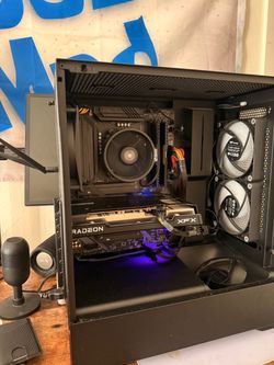 Custom Gaming PC – Ryzen 5 5600X / RX 6600 / 32GB RAM / 1TB NVMe