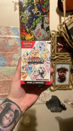 Pokémon Prismatic Evolutions Booster Bundle