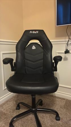 Barely used gaming chair
