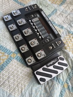 Digitech RP1000 guitar effects processor,like new, rarely used, been in storage.