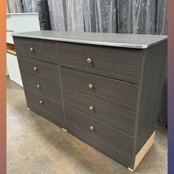 Dresser/ Eight drawers dresser