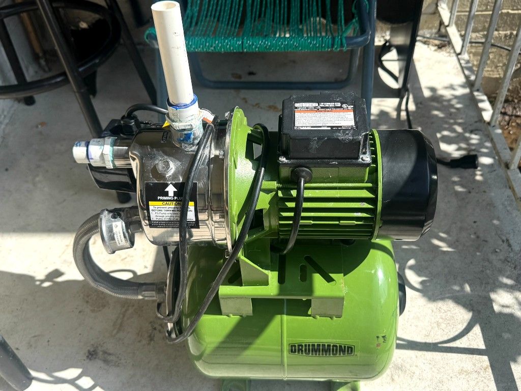 Drummond 1 HP Stainless Steel Shallow Well Pump and Tank with Pressure Control