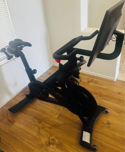 Peloton Bike + excellent condition