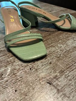 Unisa light green sandals