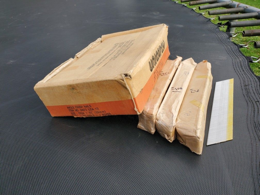 Unicatch 15 Gauge, 2" & 1 1/2" Lenght 34° Angle Finish Nails