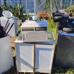 DAEWOO WINDOW  AIR CONDITIONER!!!