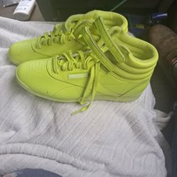 Neon Pumas 